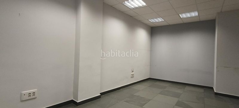Foto 53030ea1-0b1d-43a5-bc0d-4f79cf6cc0f9. Local comercial en San Claudio - La Chantría León