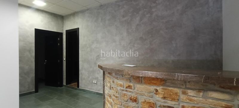 Foto 801f0383-f2a0-407f-9ab5-284fb9280ba3. Local comercial en San Claudio - La Chantría León