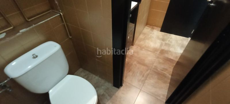 Foto f88dbbe8-d9ae-41c8-b778-49ef77da903a. Local comercial en San Claudio - La Chantría León