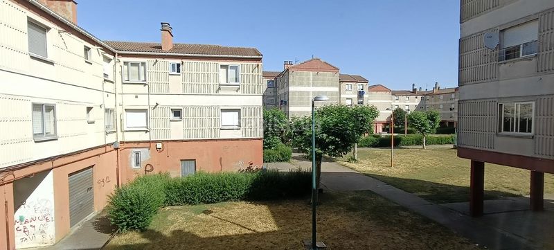 Foto f518d9d5-1cdb-4044-b5f8-231d243f12c8. Piso en Armunia León