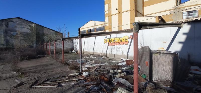 Foto 7ec2fe6b-8075-4e40-b1b1-fd1c411603fd. Bâtiment à usage industriel dans La Vega - La Sal León