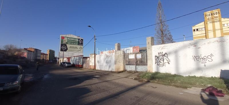 Foto db5f4689-611f-465d-8a11-4286ee92e82b. Bâtiment à usage industriel dans La Vega - La Sal León