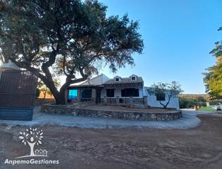 Chalet à Hornachuelos. Chalet, parcela 4.000m2. urbanizacion pajares