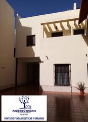 Maison jumelée  Calle salvador. Vivienda, garaje, trastero, patio, terraza