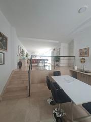Pis  Calle rioseco. Piso bajo, equipado, 3 patios, garaje, reformado