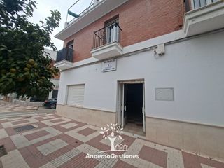 Locale commerciale in Avenida Paz 29