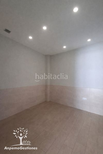 Foto 58d1fddb-8587-44f3-b92c-29fcb381ccd6. Alquiler local comercial en avenida del greco 5 local comercial 50m2 alquiler. anpemogestiones en Palma del Río