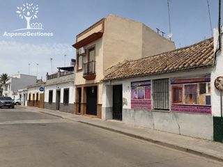 Casa a Calle huerto 5. 85m2 de solar, patio, terraza 41.900�
