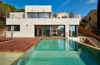 Chalet à Canyelles. Costa brava spectacular quality new build villa in tranquil natu