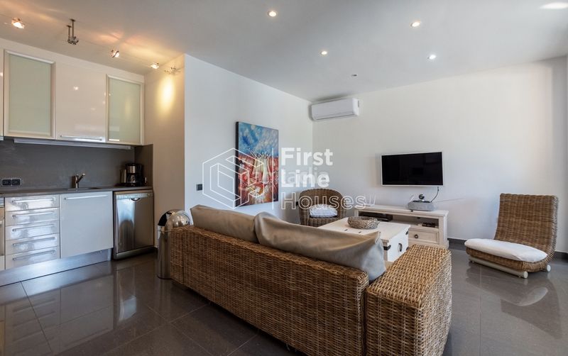 Foto 95a5d55d-beef-47c9-9210-46c81234926b. Casa  con licencia turística. reformada y con un gran espacio exterior con piscina privada en Lloret de Mar