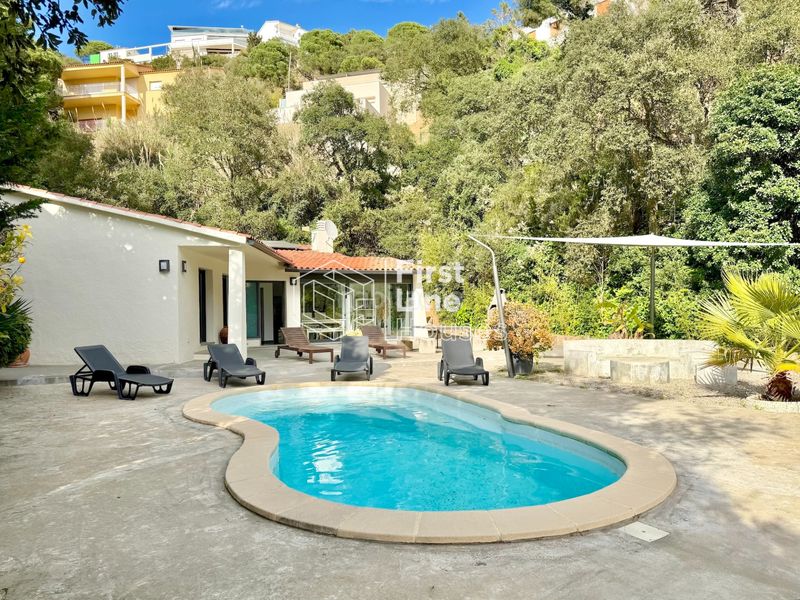 Foto e9a5fdf3-f386-4356-96ac-f1567a99398d. Casa  con licencia turística. reformada y con un gran espacio exterior con piscina privada en Lloret de Mar