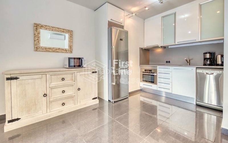 Foto f79a5a09-477e-46eb-9db6-4d8928b259b3. Casa  con licencia turística. reformada y con un gran espacio exterior con piscina privada en Lloret de Mar