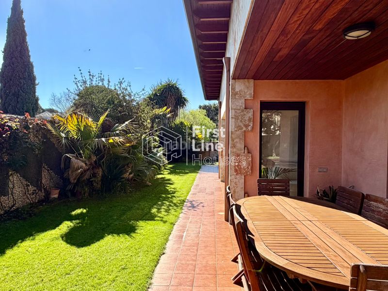Foto d0bce1f4-0096-4c29-938b-fd372e3c594c. Xalet amb xemeneia calefacció aparcament piscina a Vidreres