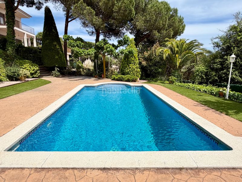 Foto 43bee5b9-9a51-47a4-a996-cfb6a5a313b0. Xalet amb xemeneia piscina a Serra Brava Lloret de Mar