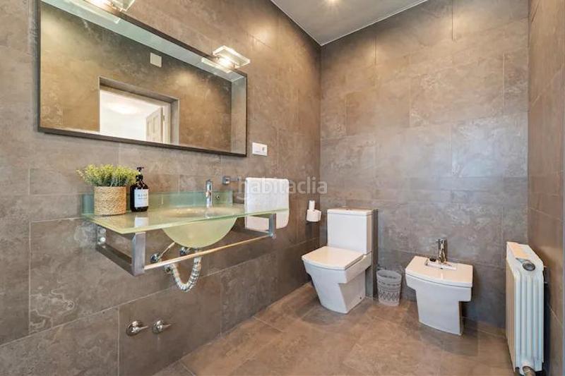 Foto e5271097-ce03-42e1-b229-43782e109778. Xalet a carrer gregal 9 a Passeig Marítim Miami Platja