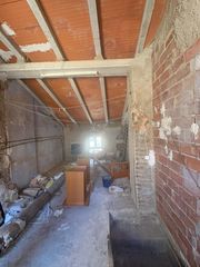 House  Carrer major 17. Casa con encanto en el centro de porrera – gran potencial y ubic