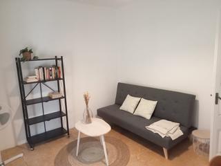 Rent Flat  Carrer de josep anselm clavé. Pis estudiants al costat del col·legi la presentació