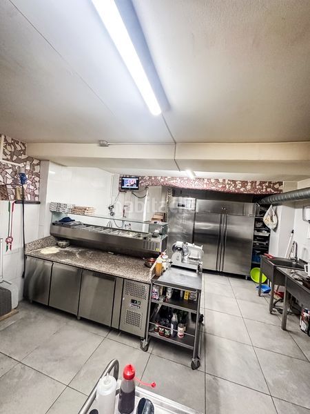 Foto d15d64cd-ba54-4718-b560-9209a170bf65. Local comercial a raval de robuster 21 a Centre Reus