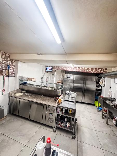 Foto 424ec0aa-f518-44da-ab48-f2efb0fee517. Pas-de-porte local commercial dans raval de robuster 21 dans Reus