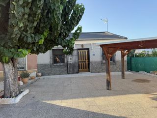 Mas  Carril de lucas. Casa con piscina en desamparados orihuela