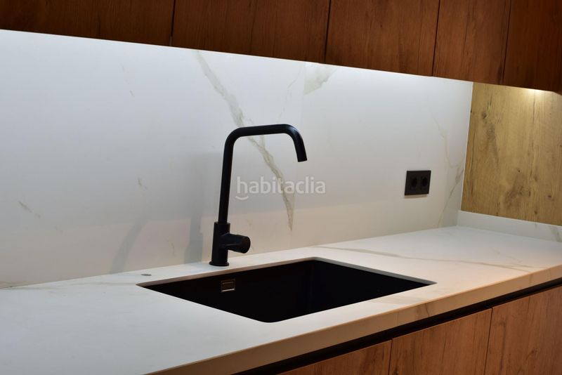 Foto 5521b5cb-3ba8-4b18-ab38-040533a940a4. Pis a Raval Barcelona