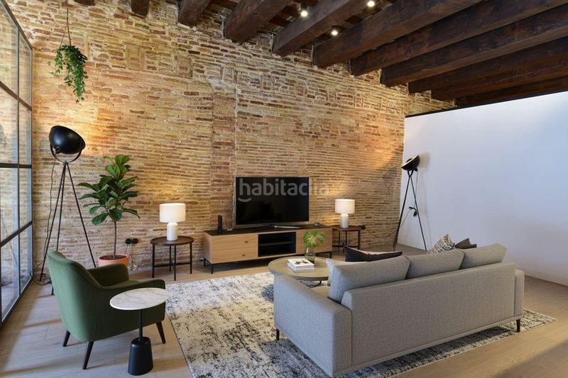 Foto db1f5bfe-4531-4804-9b25-e25a14edbfca. Pis a Raval Barcelona