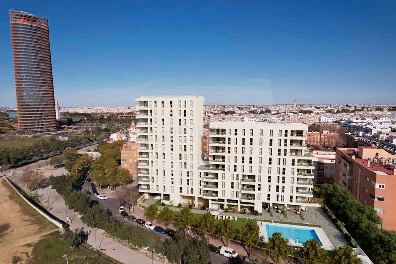 Foto 5bef23f3-a5d5-45bc-ab44-20e8008b1491. Aparcament cotxe a ronda de los tejares 1 a Triana Oeste Sevilla