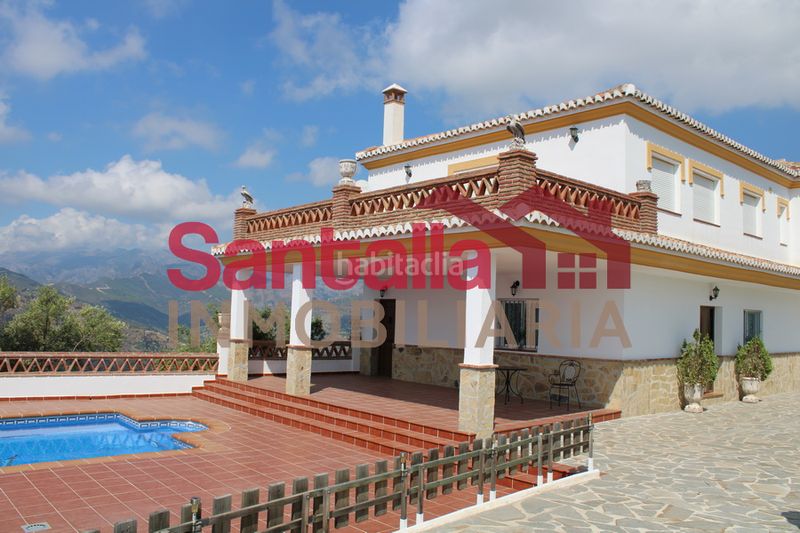 Foto e3b63067-6a82-4308-938f-633d72292e06. Masia amb xemeneia aparcament piscina a Ítrabo