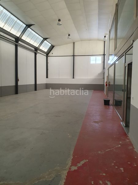 Foto f92b82dc-e314-4517-8450-8de8ed176c3c. Location bâtiment à usage industriel dans Lorquí