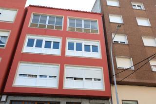 Pis  Rúa bosque. Piso amplio y luminoso para reformar en carballo (rúa bosque)