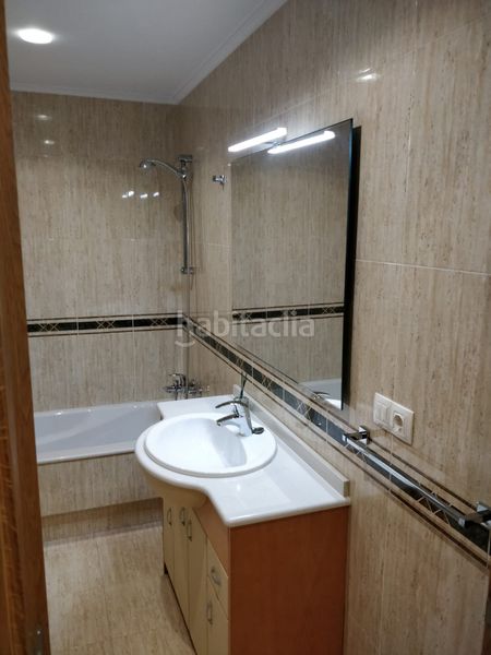 Foto 52f5c5ac-ba4d-485f-a0e8-6d738ee8fb80. Location appartement avec parking dans Santa Comba