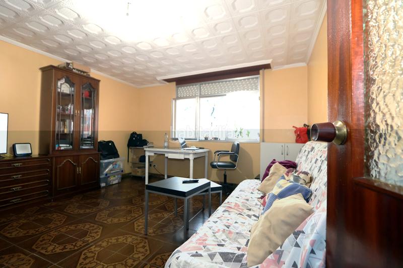 Foto 3b085937-f02d-4498-9655-b0098d3d3b80. Piso  en Carballo