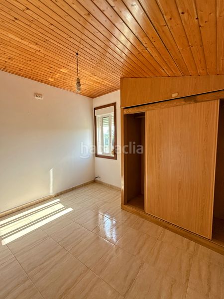 Foto 00eb2337-8396-4536-9ec4-eed859d1191c. Casa  independiente con parcela en Carballo