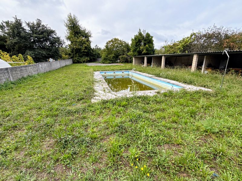 Foto 2337db6a-5c5e-44d3-8130-9cf759b85460. Chalet con parcheggio piscina in Carballo