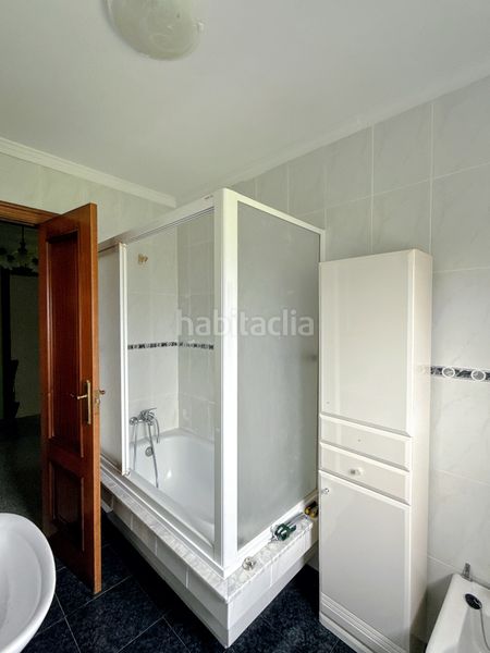 Foto 96158185-ffc8-49f1-82b8-133ad29ac3ac. Chalet con parcheggio piscina in Carballo