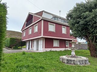Casa  Seiruga. Casa en la playa de barizo, malpica de berganti�os