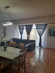 Appartement à Avinguda de falset 34. Gran piso en reus