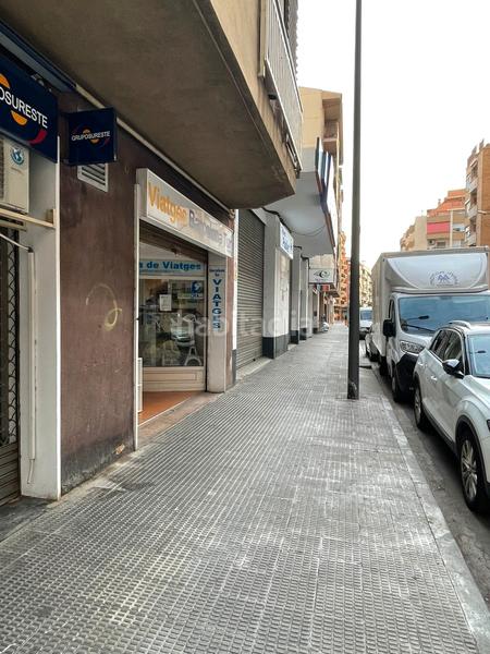 Foto fbb90c9e-c8ef-4523-9fba-8425d9c8c29a. Locale commerciale in carrer de l'alcalde joan bertran 34 in Reus