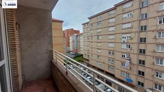 Pis  Calle fernando rios. Piso muy luminoso situado en una zona estrategica de la ciudad.