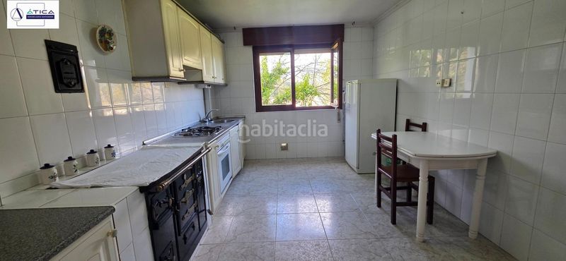 Foto b841c754-2b5d-495a-8d0d-22837fbdef2e. Masia a Bárcena de Cicero