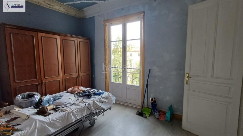 Foto 2184c129-b4a3-4c3a-abd6-b89d2dc1a82c. Casa amb aparcament a Numancia - San Fernando Santander