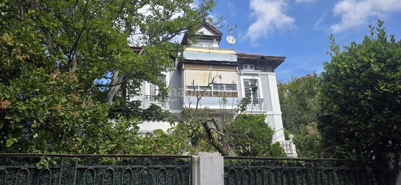 Foto bfe003cf-b632-4a3e-9234-38ff294a6a41. Casa amb aparcament a Numancia - San Fernando Santander