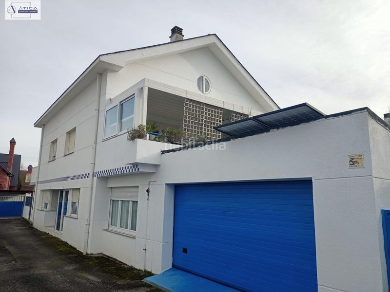 Foto ec45414f-3dd6-4bc0-b35a-aab47d3e0a2c. Casa aparellada amb calefacció aparcament a Mortera Piélagos