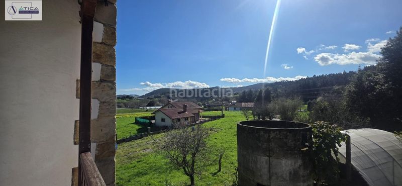 Foto 0a6174eb-4798-4a7d-938b-8a76dc5d6799. Casa aparellada amb aparcament a Bárcena de Cicero