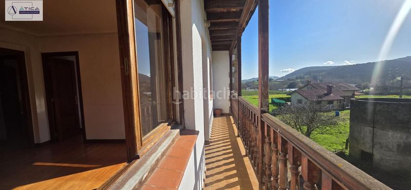 Foto 324fc347-5621-491a-8223-4ba7f0c16d91. Casa aparellada amb aparcament a Bárcena de Cicero