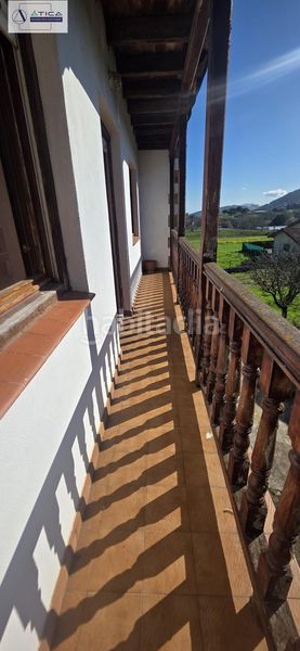 Foto 4204f1dd-ff81-499b-82fa-1f9f75782704. Casa aparellada amb aparcament a Bárcena de Cicero