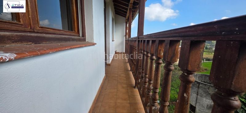 Foto a64a7e3d-74cb-4827-9697-8c2df90d5c56. Casa aparellada amb aparcament a Bárcena de Cicero