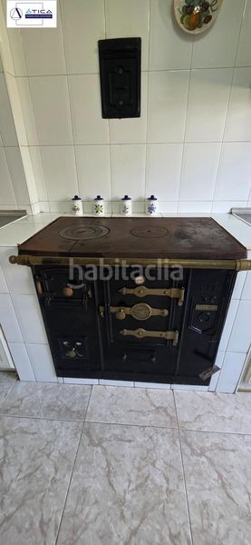 Foto f536a0ad-3bd5-43b4-87ad-7e7f55b55c21. Casa aparellada amb aparcament a Bárcena de Cicero