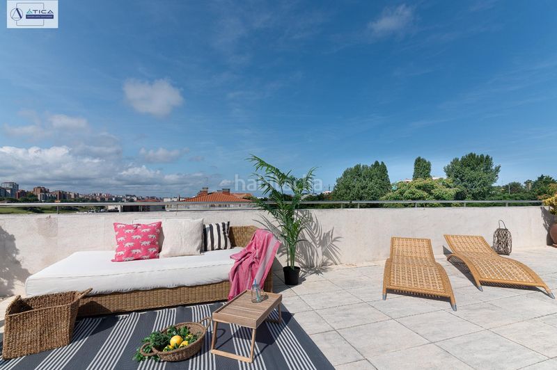 Foto adc14567-9270-4b3f-95e8-d437635a065c. Àtic amb calefacció aparcament piscina a La Pereda Santander