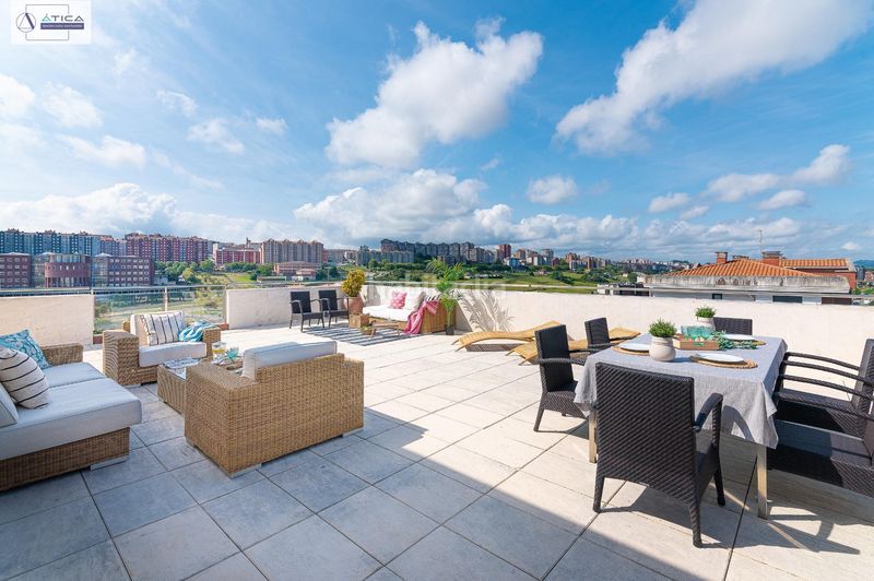 Foto b7068972-7aed-44c6-9db7-9386e13f5c0d. Àtic amb calefacció aparcament piscina a La Pereda Santander